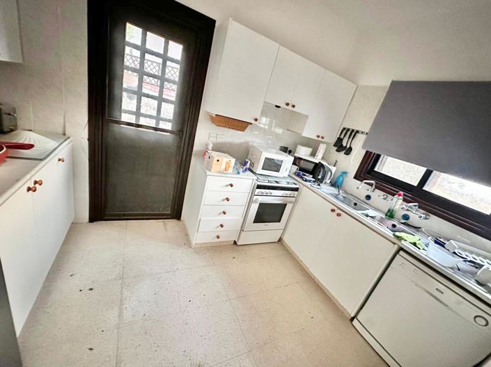Image No.9-2 Bed House for sale