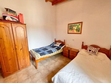 key-ready-bungalow-for-sale-paphos-cyprus2