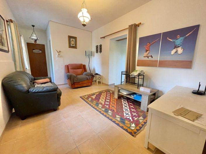 Image No.17-5 Bed House for sale