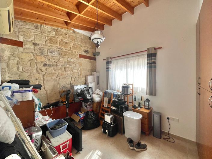 Image No.24-5 Bed House for sale