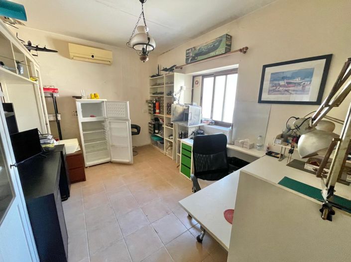 Image No.26-5 Bed House for sale