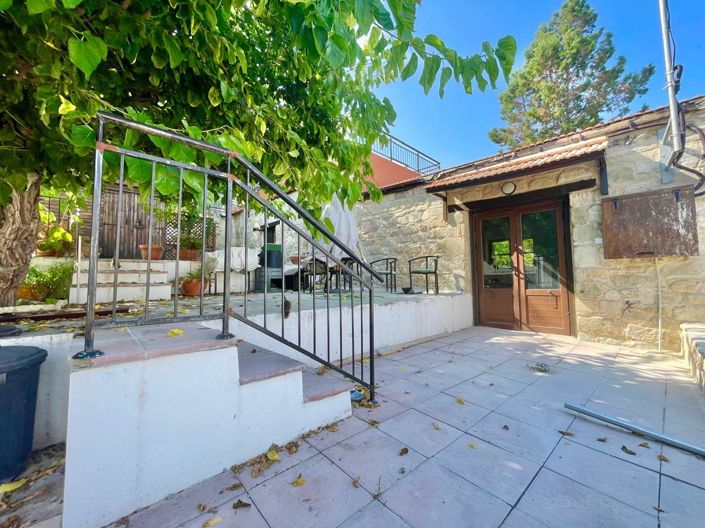 Image No.6-5 Bed House for sale