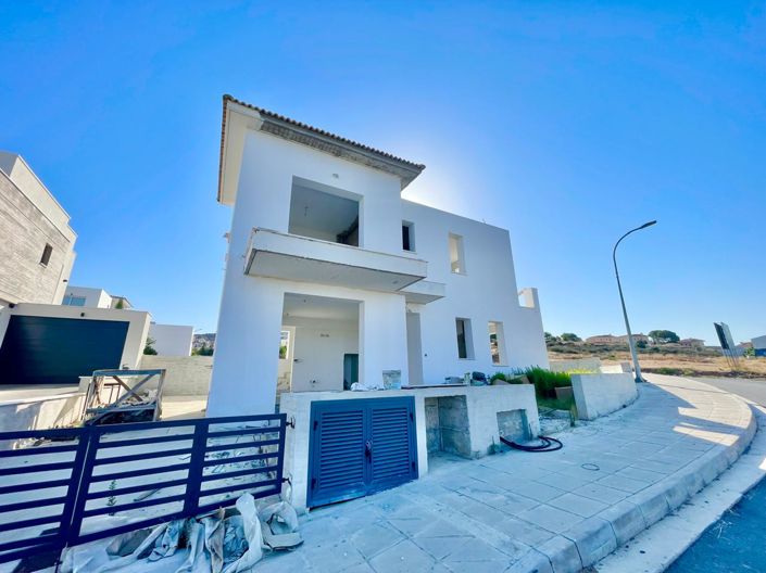 Image No.2-3 Bed House for sale