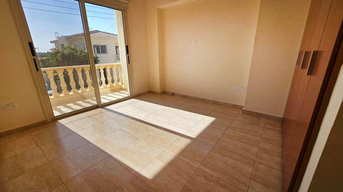 Image No.15-3 Bed House for sale