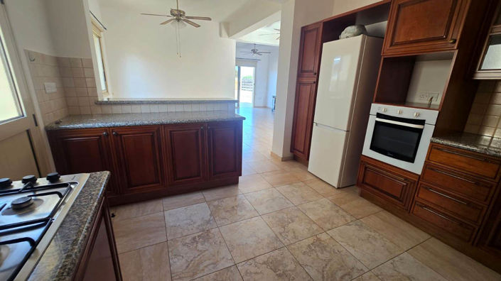 Image No.12-3 Bed House for sale