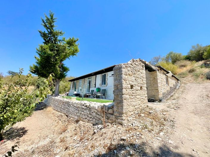 OFF GRID Stone House with 2 Bedrooms, Panoramic Views Property ID:HFR3PS_O08