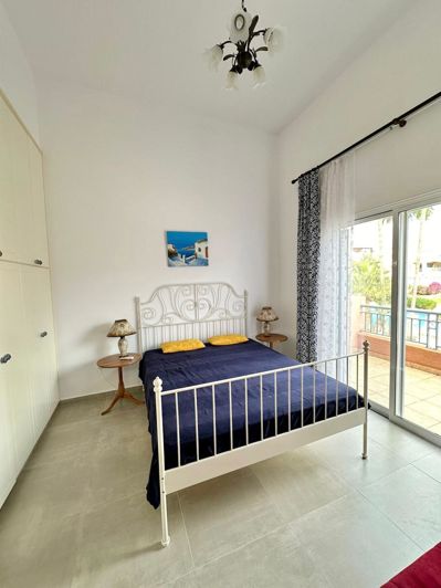 Image No.8-2 Bed House for sale