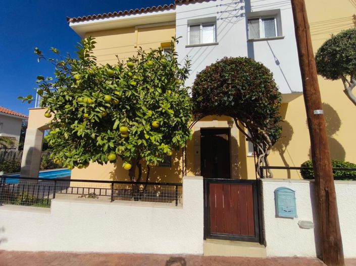 Image No.2-Maison de 3 chambres à vendre à Peyia