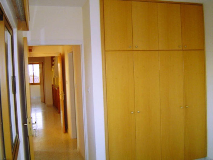 Image No.8-5 Bed House for sale