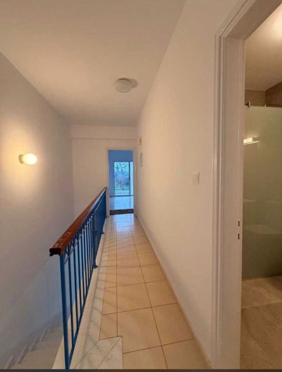 Image No.10-2 Bed House for sale