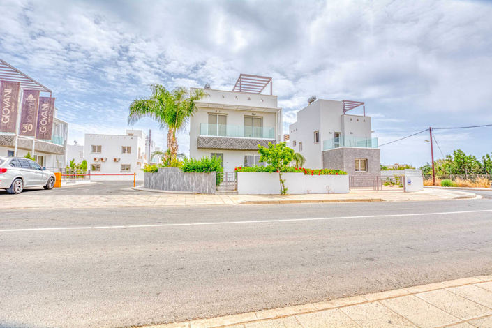 Image No.2-3 Bed House for sale