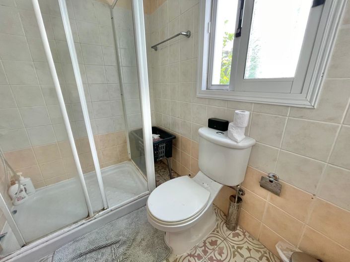 Image No.15-4 Bed House for sale