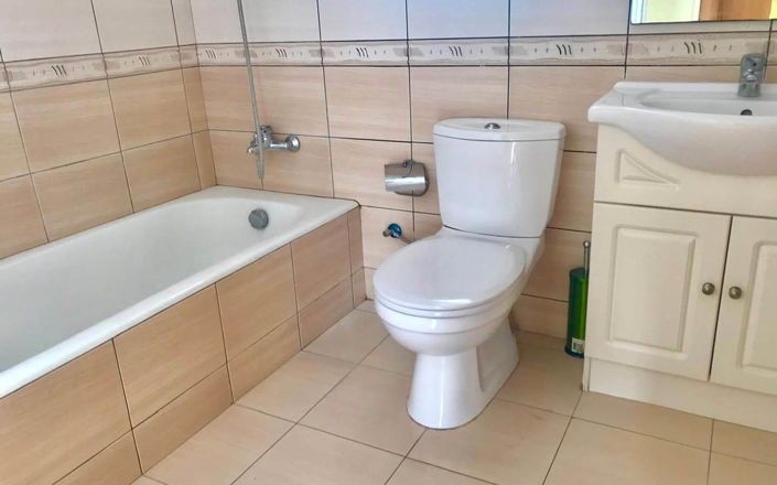 Image No.18-5 Bed House for sale