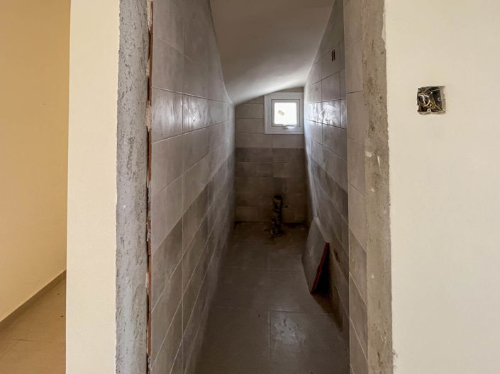 Image No.10-3 Bed Maisonette for sale