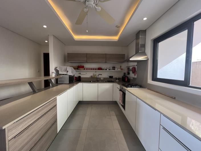 Image No.8-3 Bed Apartment for sale