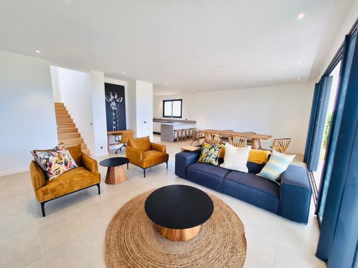 Image No.6-4 Bed Villa for sale