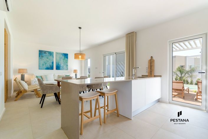 Image No.6-3 Bed Property for sale
