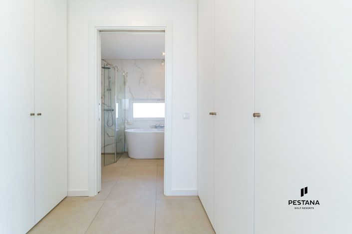 Image No.21-3 Bed Property for sale