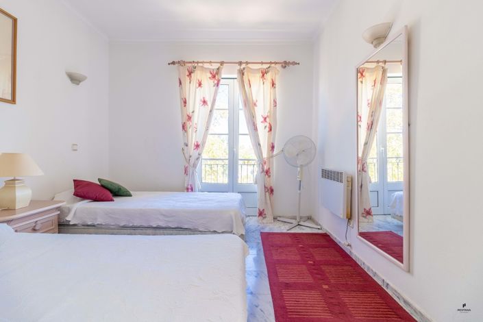 Image No.9-2 Bed Property for sale