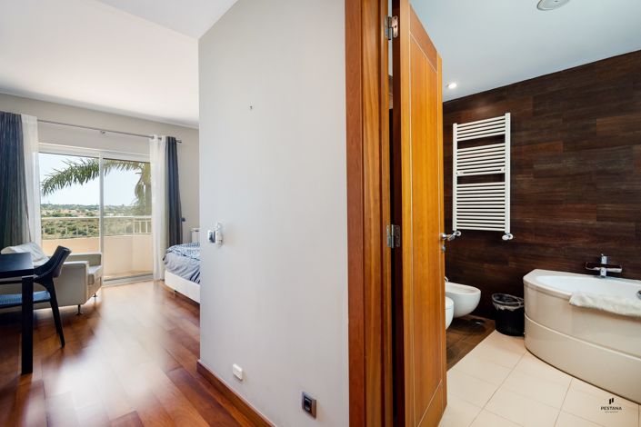 Image No.13-2 Bed Townhouse for sale