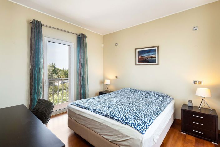 Image No.8-2 Bed Townhouse for sale