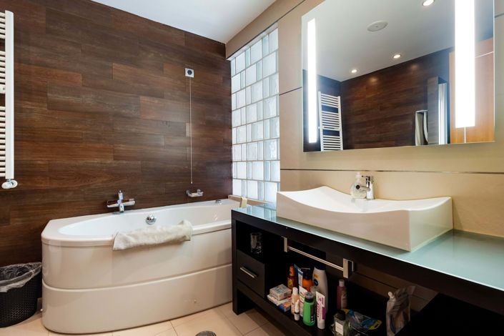 Image No.15-2 Bed Townhouse for sale