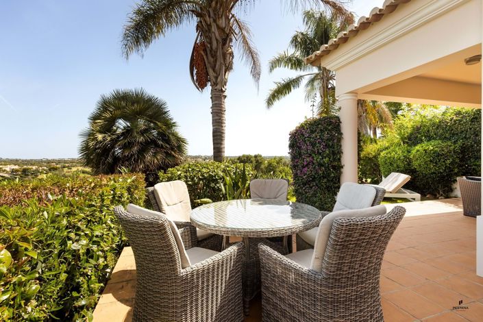 Image No.20-2 Bed Townhouse for sale