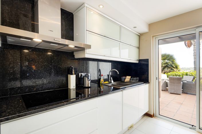 Image No.6-2 Bed Townhouse for sale