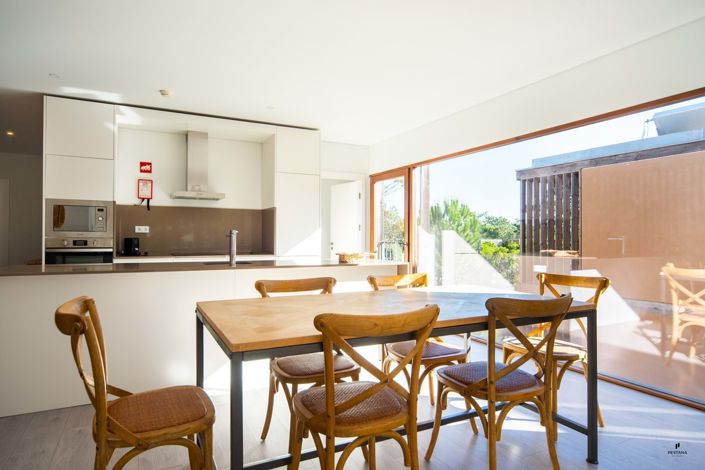 Image No.10-3 Bed Property for sale