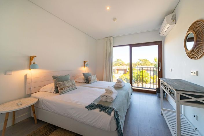 Image No.15-3 Bed Property for sale