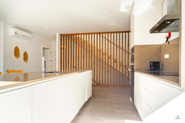 Image No.5-3 Bed Property for sale