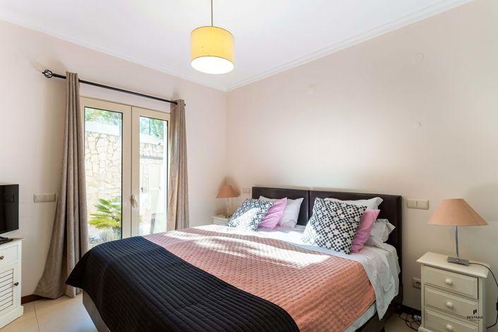 Image No.9-2 Bed Property for sale