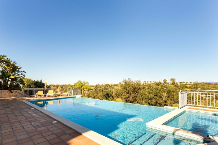 Image No.13-2 Bed Property for sale