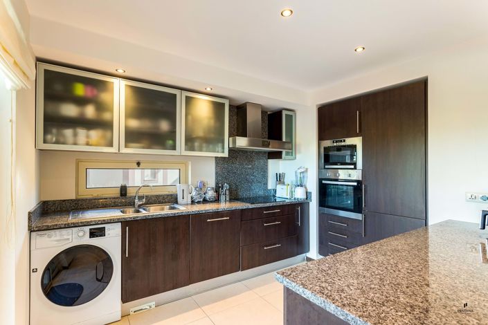 Image No.8-2 Bed Property for sale