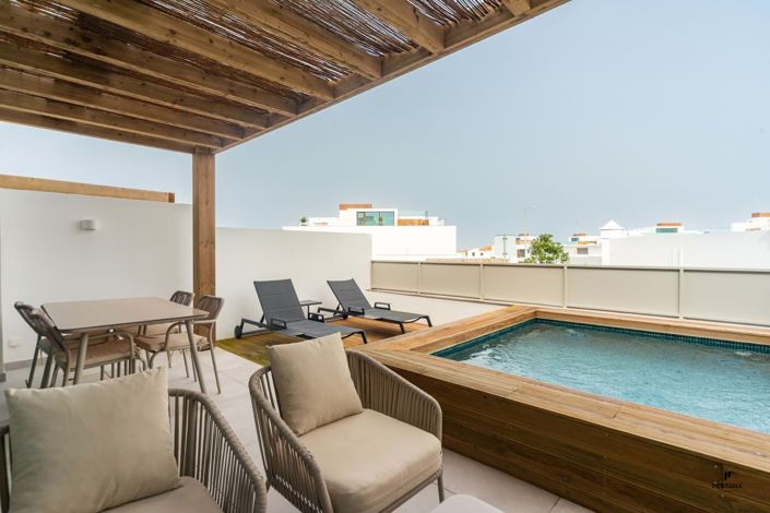 Image No.2-2 Bed Property for sale