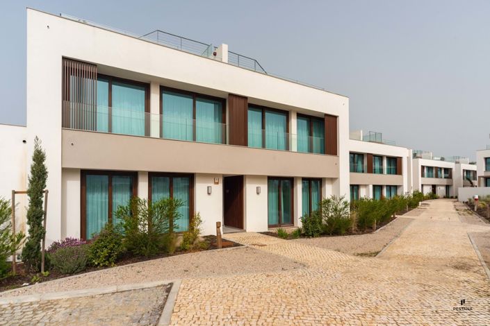 Image No.3-2 Bed Property for sale