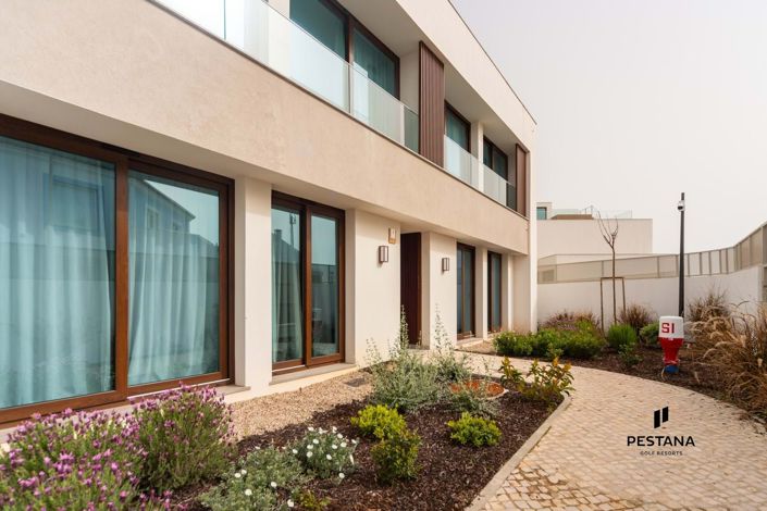 Image No.4-3 Bed Property for sale