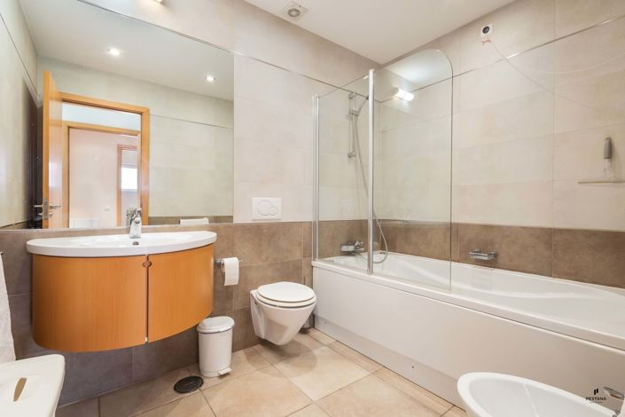 Image No.9-2 Bed Property for sale