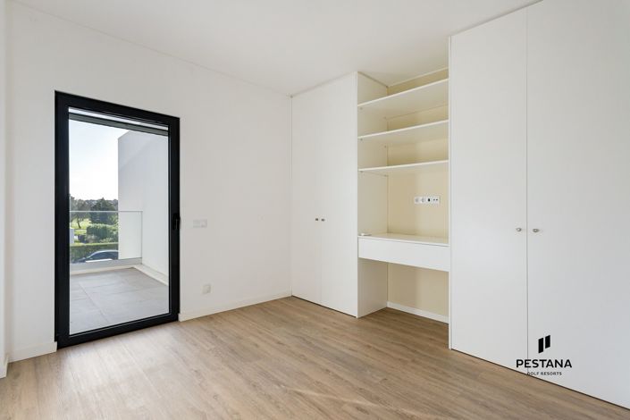 Image No.11-2 Bed Townhouse for sale
