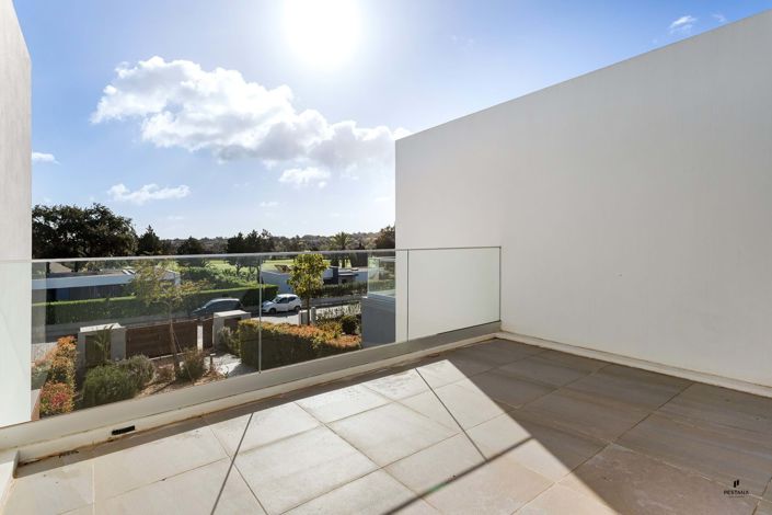 Image No.13-2 Bed Townhouse for sale