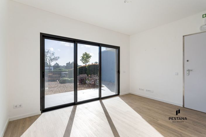 Image No.3-2 Bed Townhouse for sale