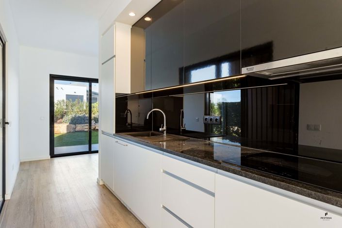 Image No.5-2 Bed Townhouse for sale