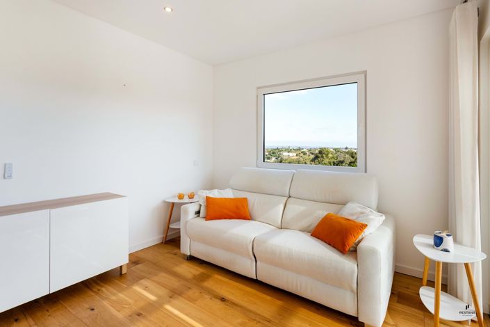 Image No.11-3 Bed Semi-Detached for sale