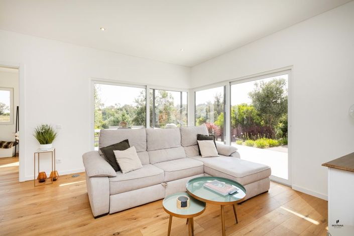 Image No.4-3 Bed Semi-Detached for sale