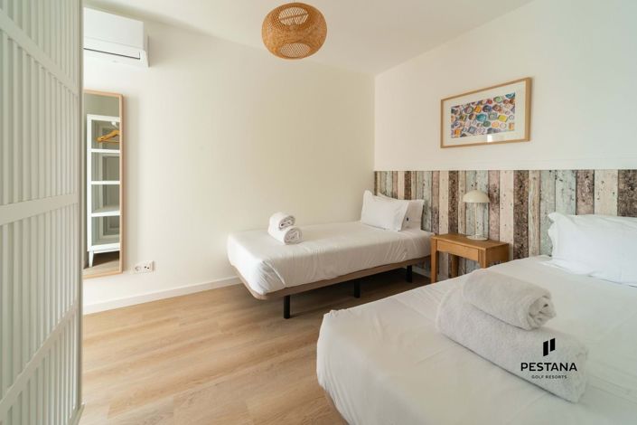 Image No.10-3 Bed Property for sale