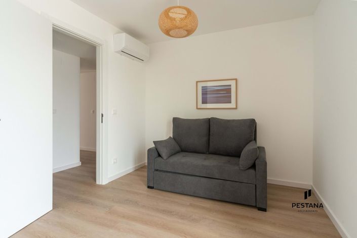 Image No.12-3 Bed Property for sale