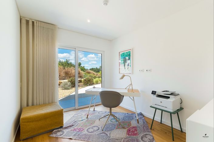 Image No.12-3 Bed Semi-Detached for sale