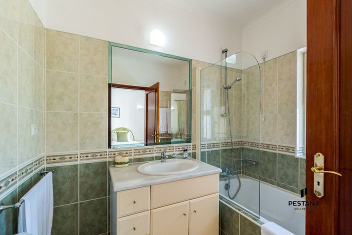 Image No.10-3 Bed Villa for sale
