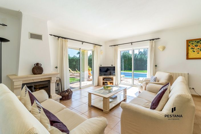 Image No.2-3 Bed Villa for sale