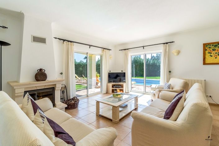 Image No.2-3 Bed Villa for sale